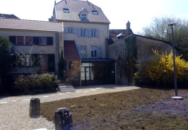 3 Margelles Bat 1 Et Gite Jardin