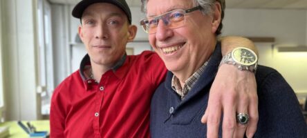 Un bénévole et une personne accueillie par Habitat et Humanisme