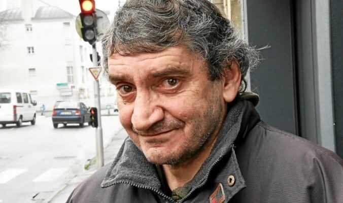 Désormais, c’est Alain qui aide son prochain