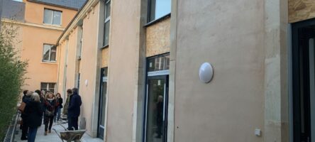 Des élus visitent la maison Saint François, une résidence intergénérationnelle construite et gérée par Habitat et Humanisme Sarthe-Mayenne
