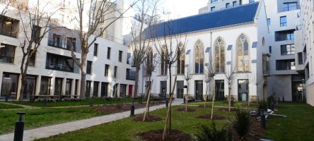 Vue sur le jardin extérieur de la résidence