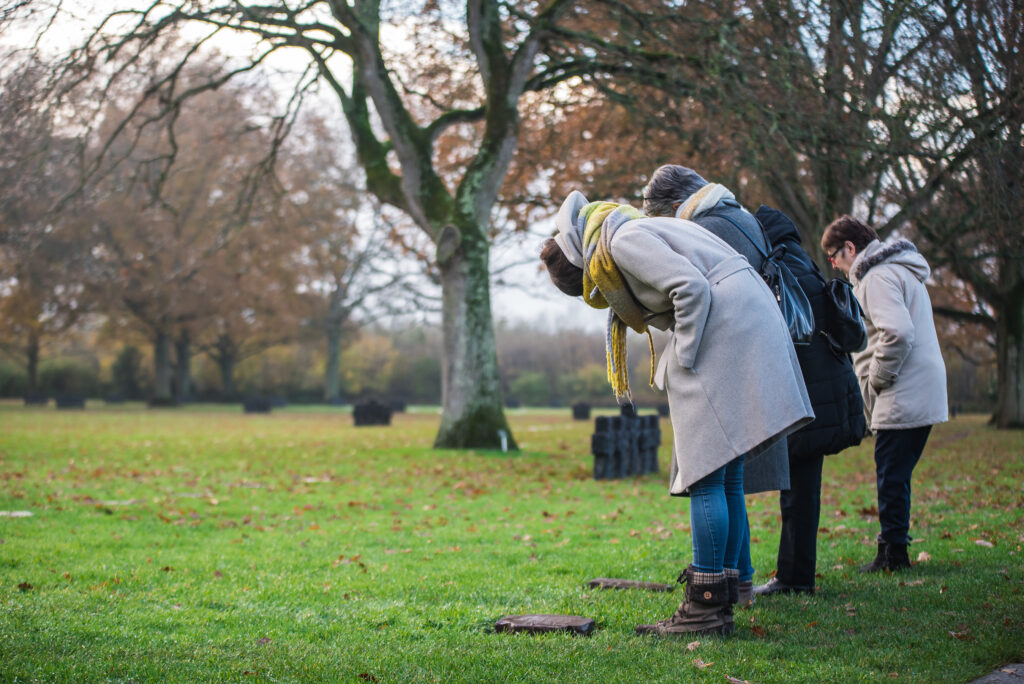 Recueil auprès des tombes allemandes