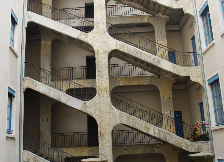 Cour Des Voraces