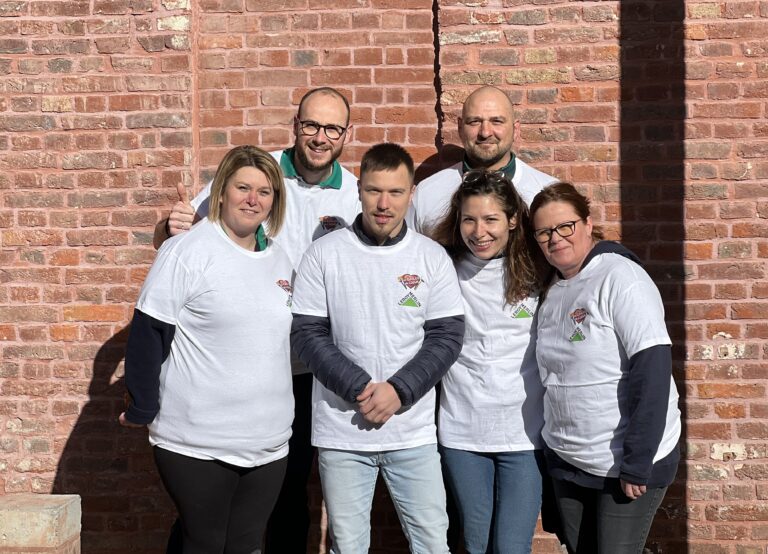 Journée solidaire de Leroy Merlin sur le chantier de Douai