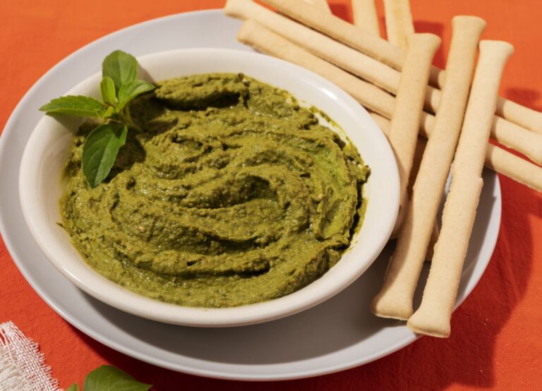 Bol A Angle Eleve Avec Un Delicieux Houmous Min