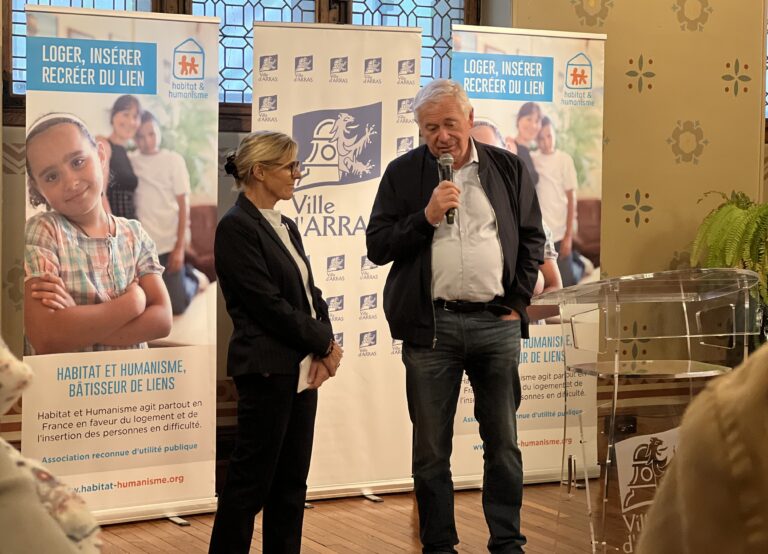 Madame Beaumont et Monsieur Gadenne, durant leur prise de parole officielle